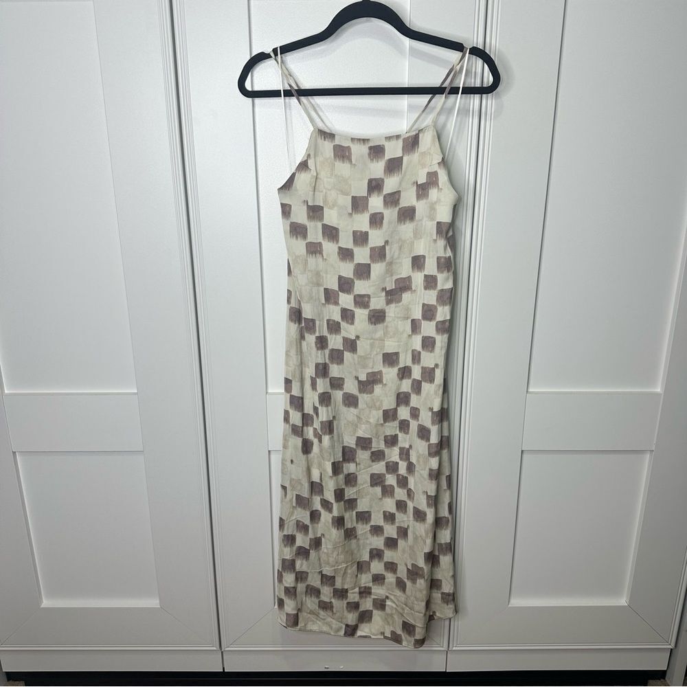 Grade & Gather Tan and White Maxi Dress Sleeveless Small. (R1)